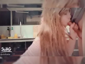 Hoá thân thành nhân viên chăm sóc xinh đụ với bạn trai