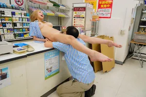 Anh cấp trên tống tình con chim nhỏ ngổ ngáo của chủ cửa hàng tiện lợi