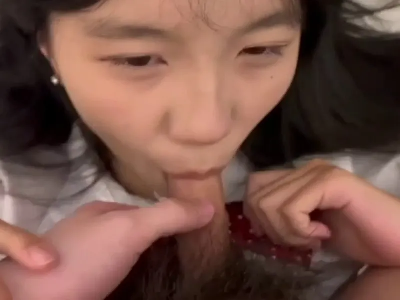 Em loli dễ thương mút dương vật biến em thành con đào dâm dục p2